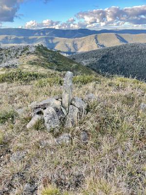 VE-024 Summit cairn